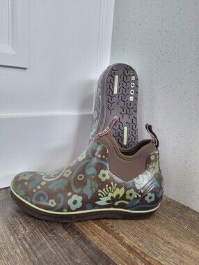 BOGS Mattie Corsage Floral Rain Boots Garden Shoes Womens 7 Waterproof